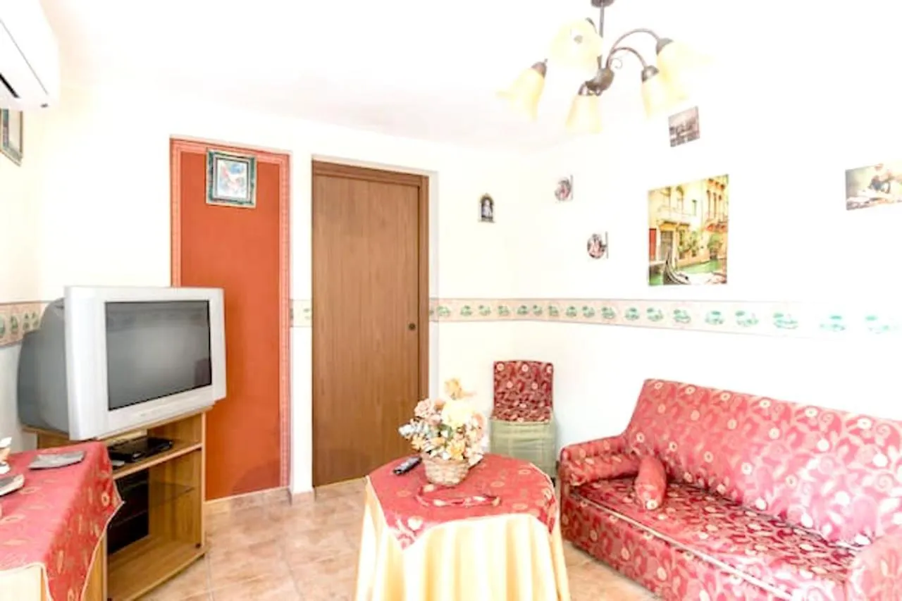 Comfortable Apartment In Modica 80 M² + Terrace 0*,